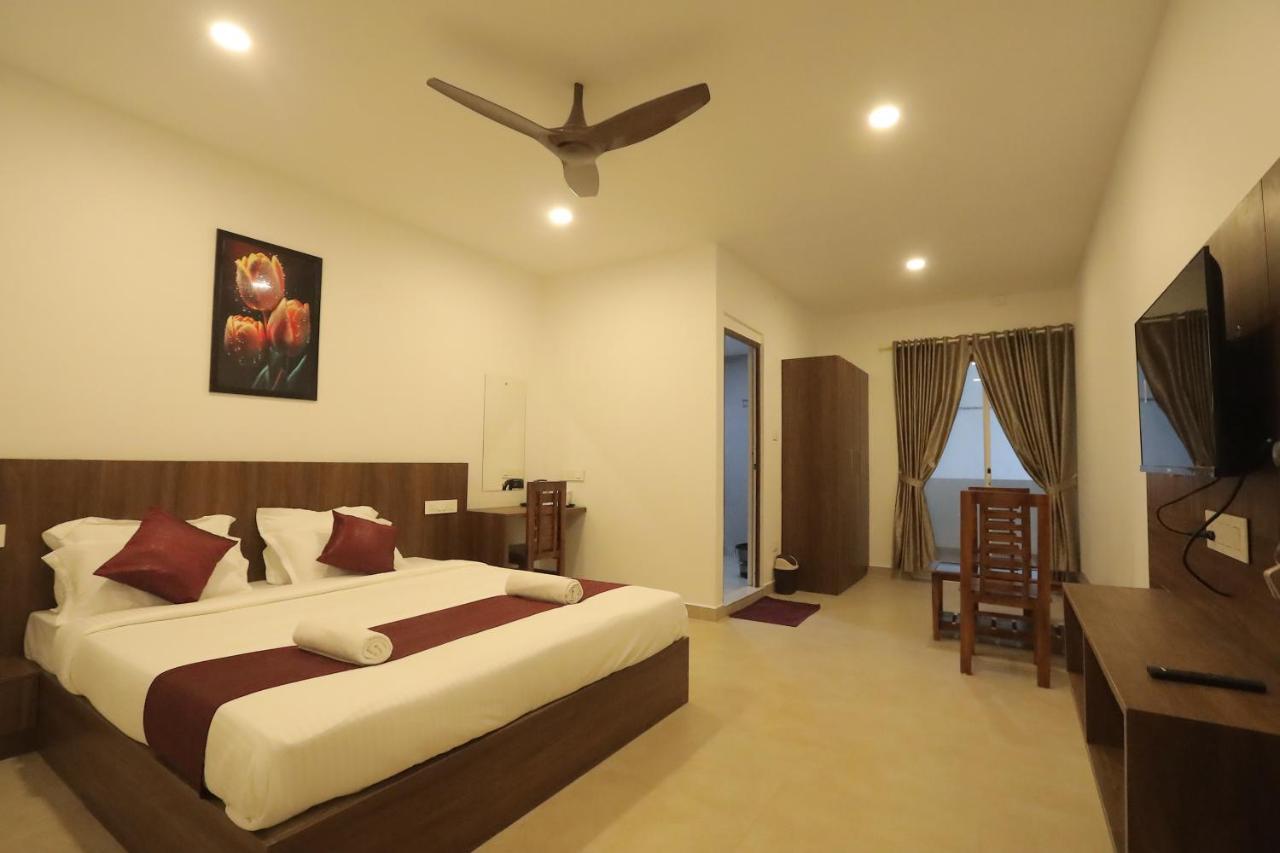 Hotel Dream Suite, Kattappana Exterior photo