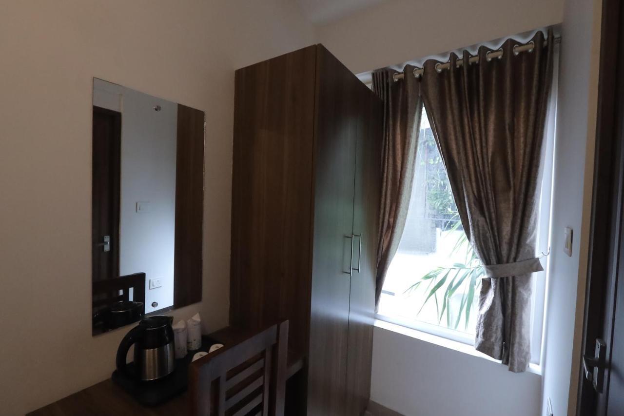 Hotel Dream Suite, Kattappana Exterior photo