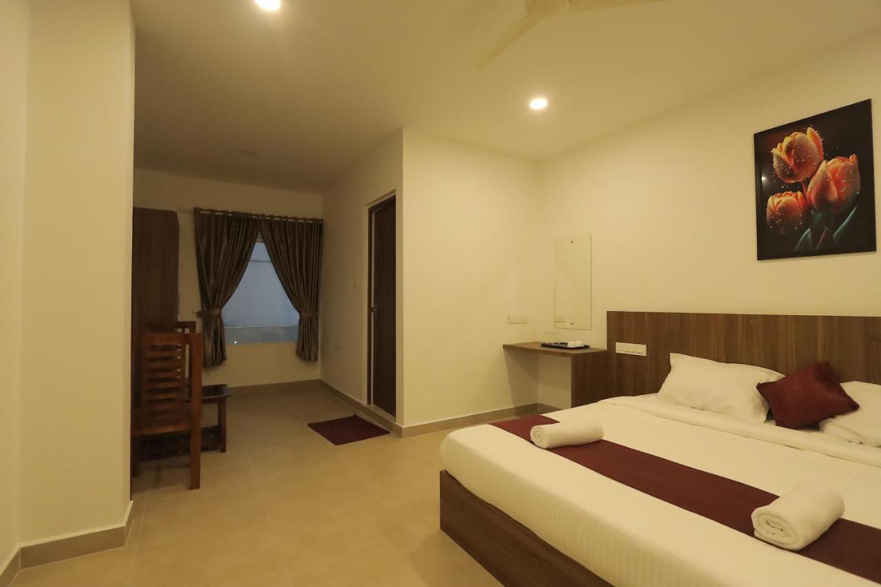 Hotel Dream Suite, Kattappana Exterior photo
