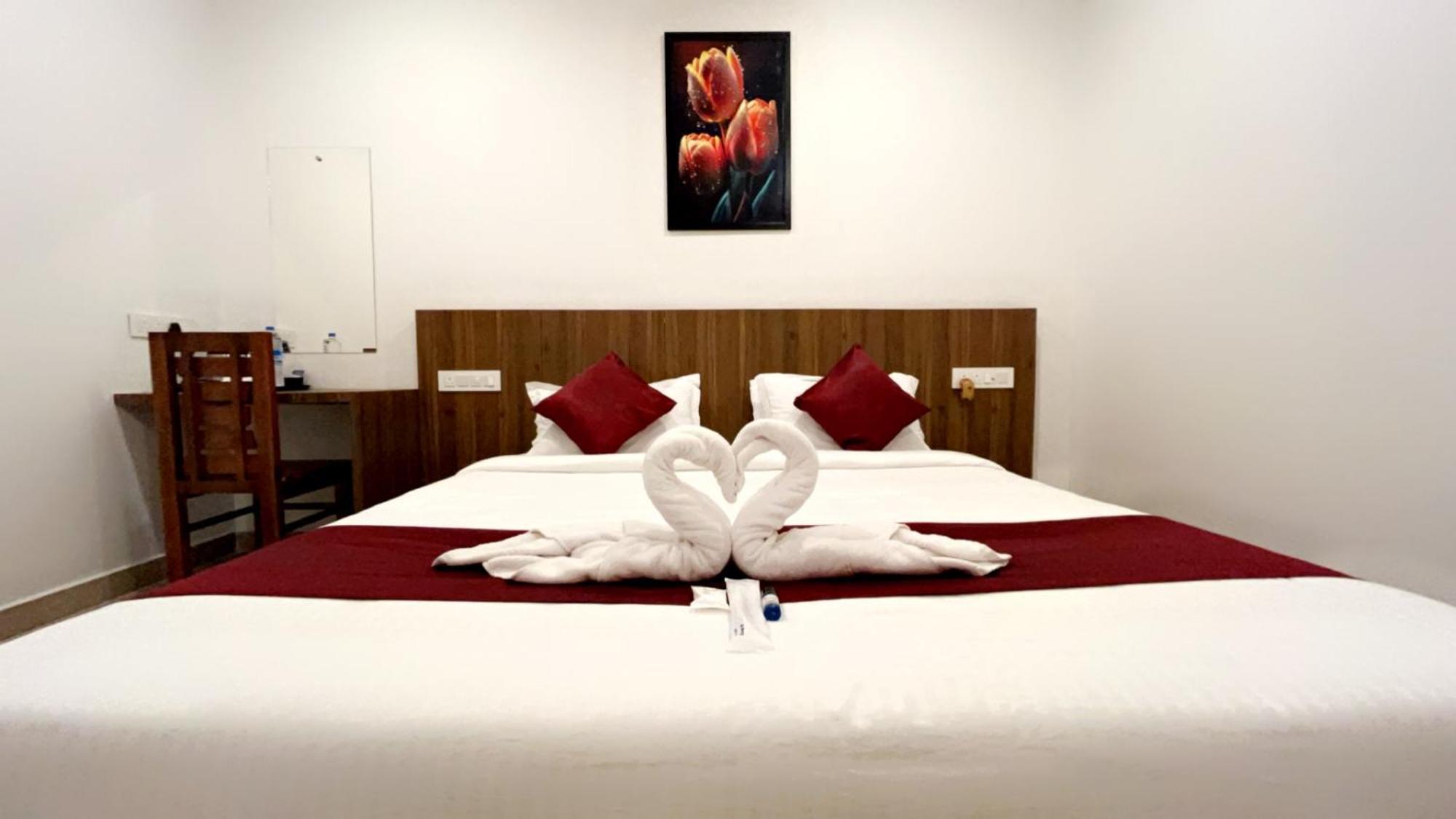 Hotel Dream Suite, Kattappana Exterior photo