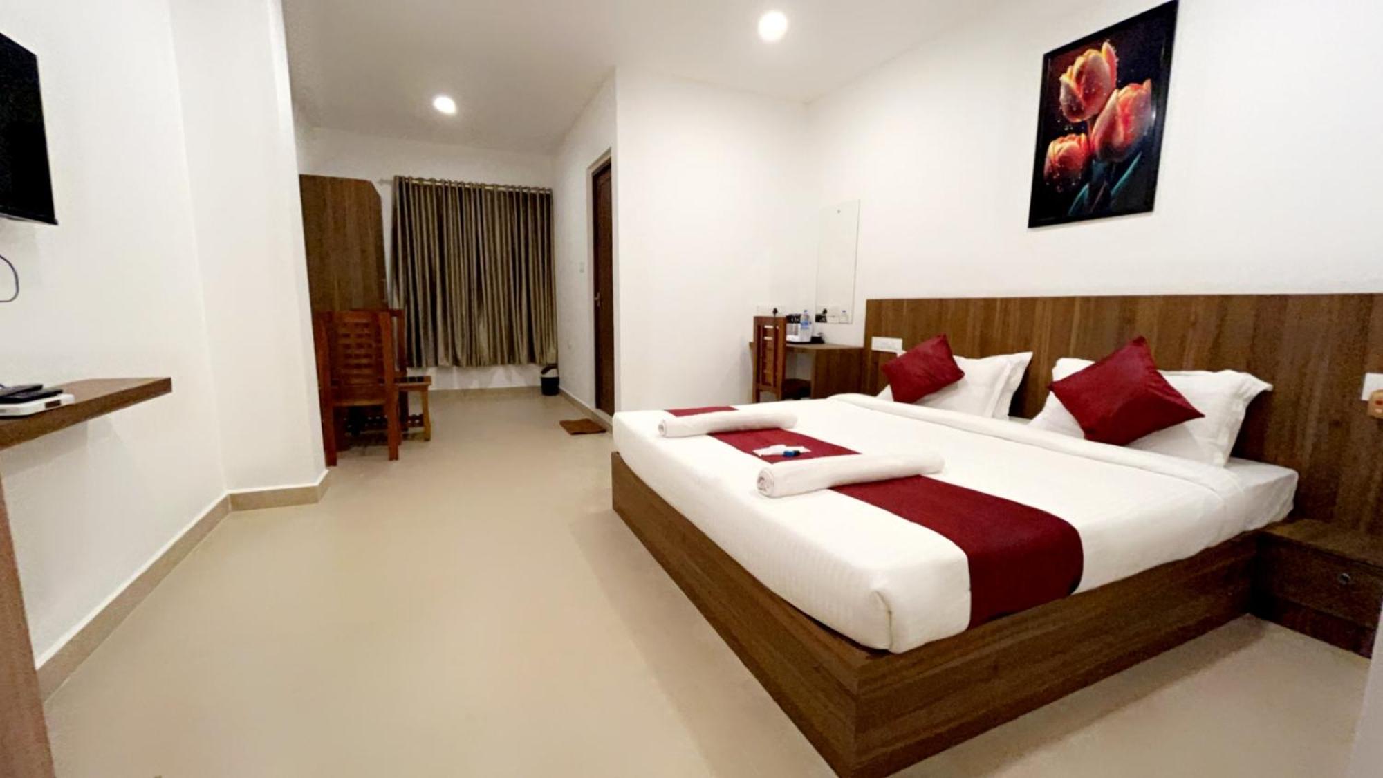 Hotel Dream Suite, Kattappana Exterior photo